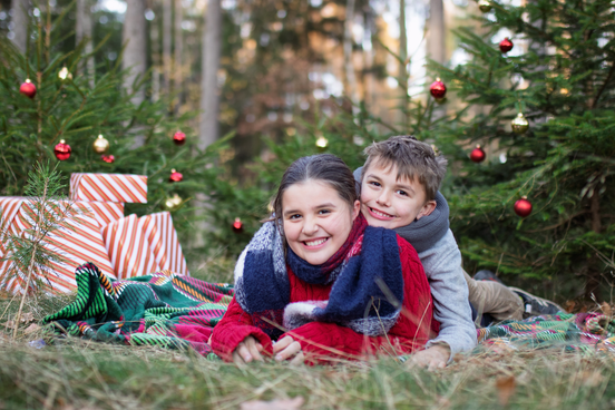 Vánoční focení dětí v zimním lese